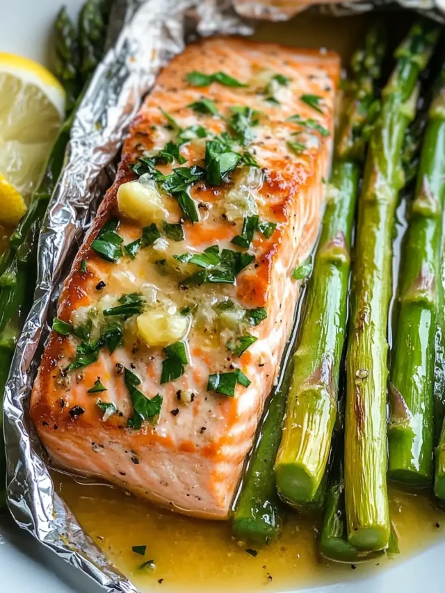 Baked Salmon with Asparagus & Lemon Garlic Sauce Recipe