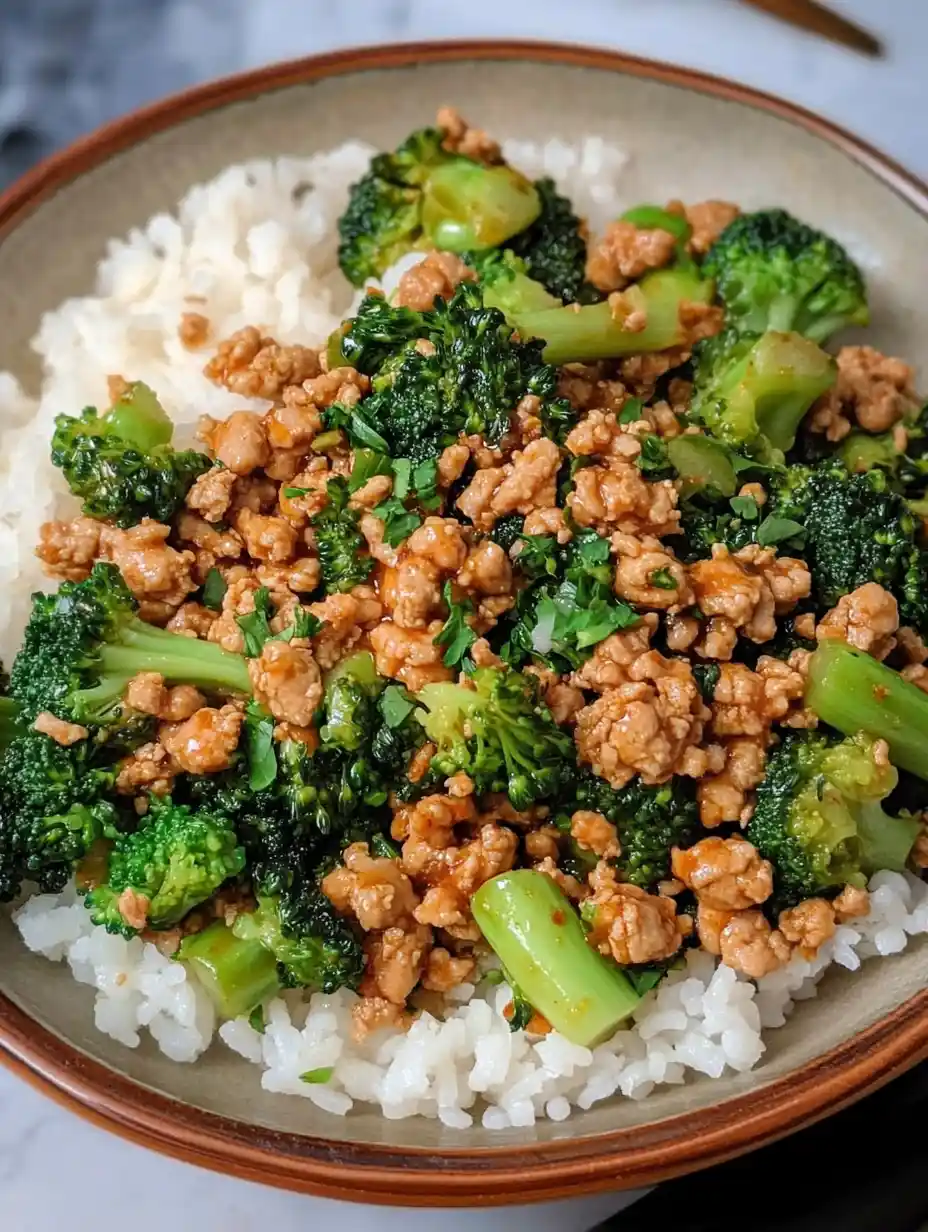 Honey Sriracha Ground Chicken and Broccoli Recipe