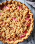 Healthy Rhubarb Crumble Pie