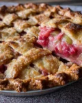 Homemade Rhubarb Pie