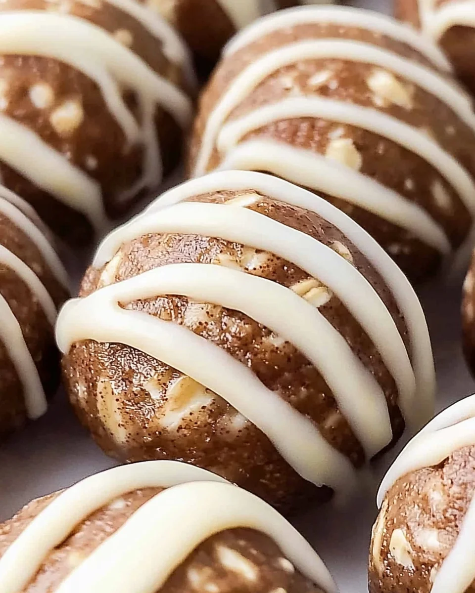 Cinnamon Roll Energy Bites